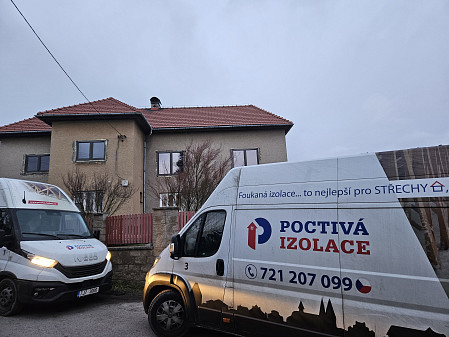 Izolace stropu zděného patrového domu v Bílovci na Novojičínsku
